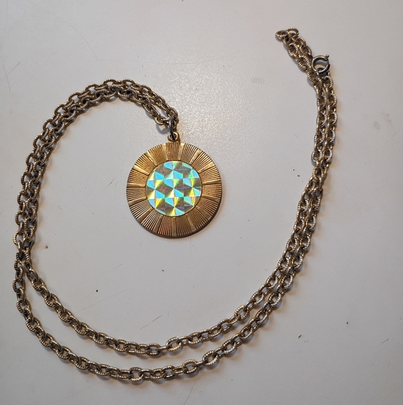 50's Gold Pendant Necklace with Iridescent Center - Picture 4 of 7